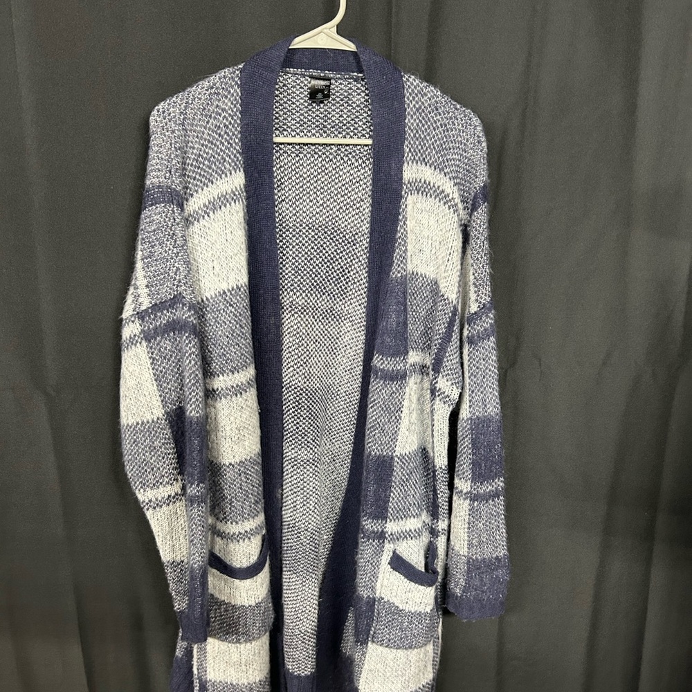 Cozy Plaid Open-Front Cardigan - Navy and White